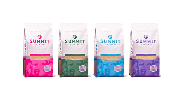 Summit Holistic представлен четырьмя видами кормов