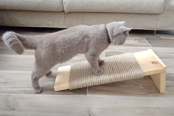 Напольная когтеточка для кота